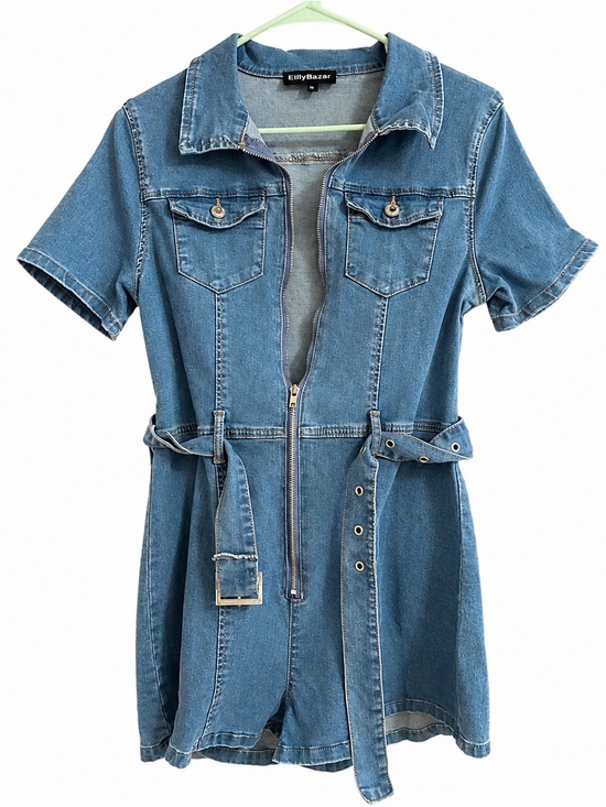 Eilly Bazar Denim - Women's Light Blue Denim Short-Sleeve Zip Romper with Belt